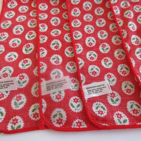 Vintage Rare Red Cloth Napkins (4) Square 13" Floral Pattern Design Hong Kong - Picture 5 of 6